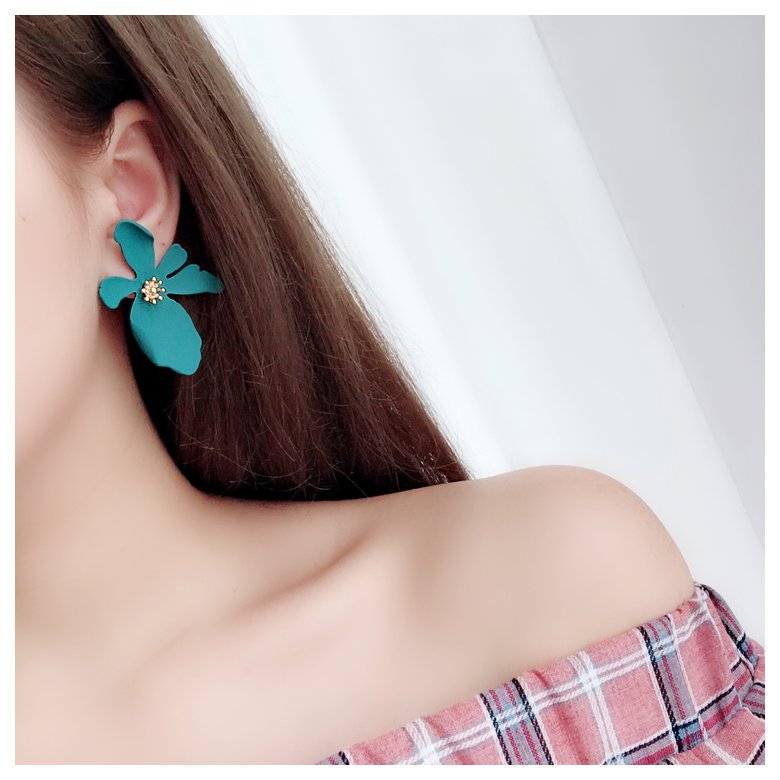 Wholesale Style Cute Flower Stud Earrings For Women New Fashion Sweet Earrings Brinco Jewelry VGE151 3