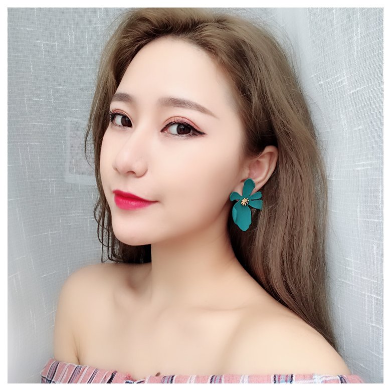 Wholesale Style Cute Flower Stud Earrings For Women New Fashion Sweet Earrings Brinco Jewelry VGE151 4