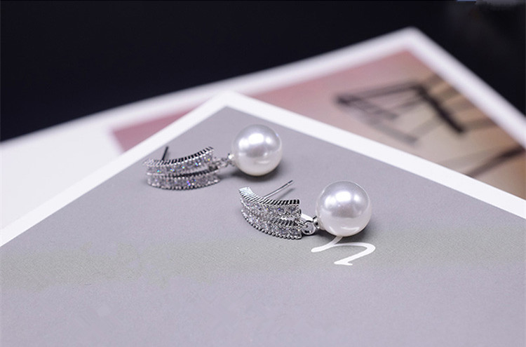 Wholesale Fashion 925 Sterling Silver Pearls Stud Earrings Zircon Silver Earrings For Women Wedding Jewelry VGE152 1