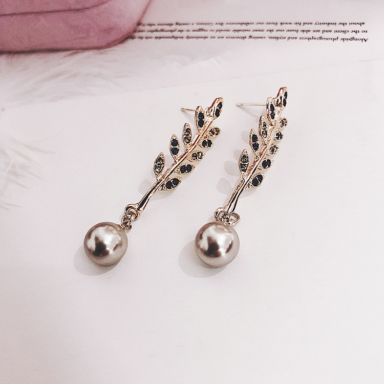 Wholesale Fashion Jewelry Pearl Pendant Leaves Branches Earrings Temperament Women Alloy Earrings For Female Gift Water Drop Earrings VGE160 3