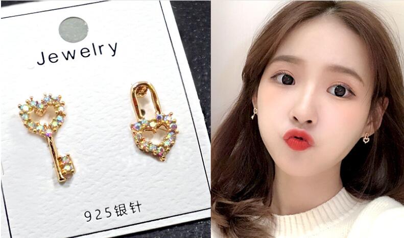Wholesale Fashion Jewelry Personality Simple Asymmetric Cute Mini Key Lock Heart Earrings Crystal Earrings Women Elegant Earrings VGE169 0