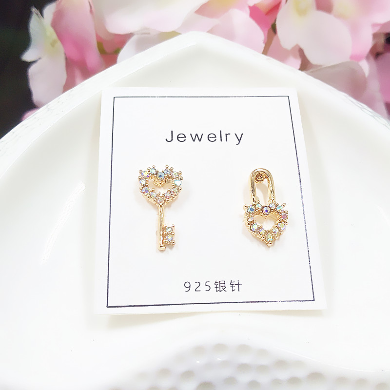 Wholesale Fashion Jewelry Personality Simple Asymmetric Cute Mini Key Lock Heart Earrings Crystal Earrings Women Elegant Earrings VGE169 1