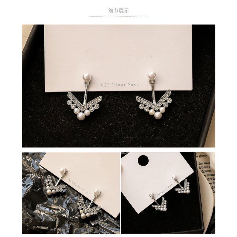 Wholesale V-shaped Pearl Earrings Female Korean Temperament zircon Earrings Ladies Small Earrings wholesale Jewelry from China VGE171 1