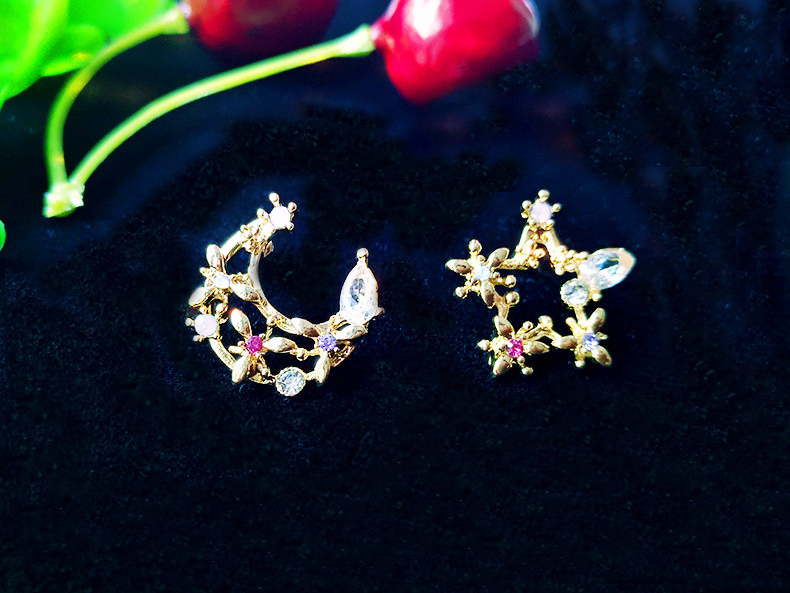 Wholesale New Arrival Fashion Classic Geometric Women Dangle Earrings Asymmetric Earrings Of Star And Moon Female Korean Jewelry VGE173 1