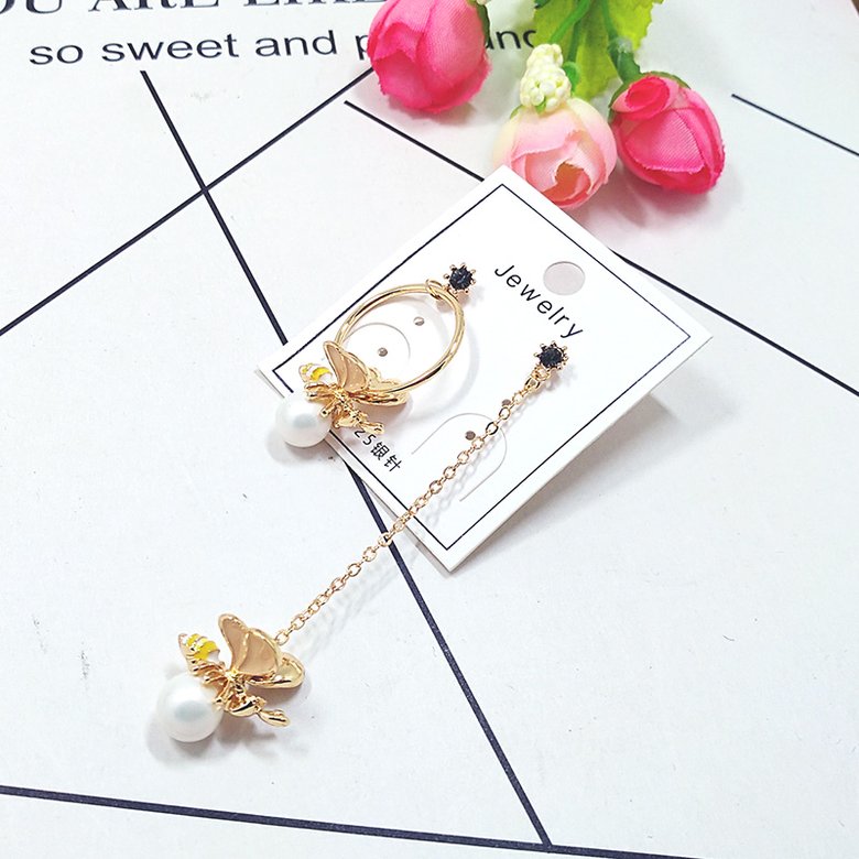 Wholesale High Quality Hot Design Honey Zircon Asymmetric Bee Pearl Earrings Golden For Women Fashion Luxury Jewelry VGE181 1