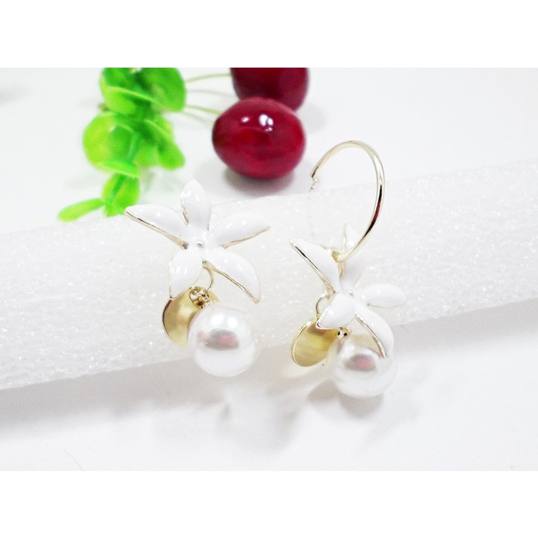 Wholesale New Korean 5 Petal flower pearl Tassel Earrings fashion jewelry form China Women's Earrings VGE182 1
