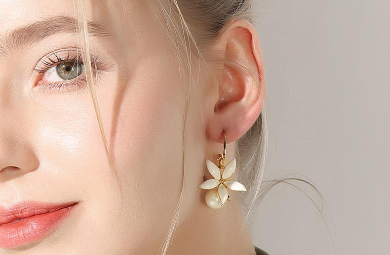 Wholesale New Korean 5 Petal flower pearl Tassel Earrings fashion jewelry form China Women's Earrings VGE182 5