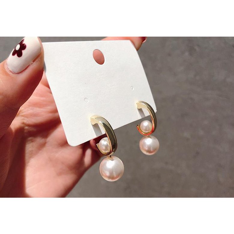 Wholesale jewelry form China Creative Big Pearl Earrings For Women 2020 New Jewelry Simple Elegant Party Earings VGE188 3