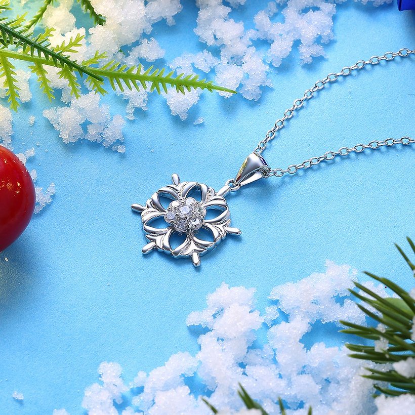 Wholesale Ladies Necklace Creative Snowflake flower Crystal Necklace Pendant Clavicle For Women Fashion Pendant Jewelry Accessories Gift TGGPN402 3