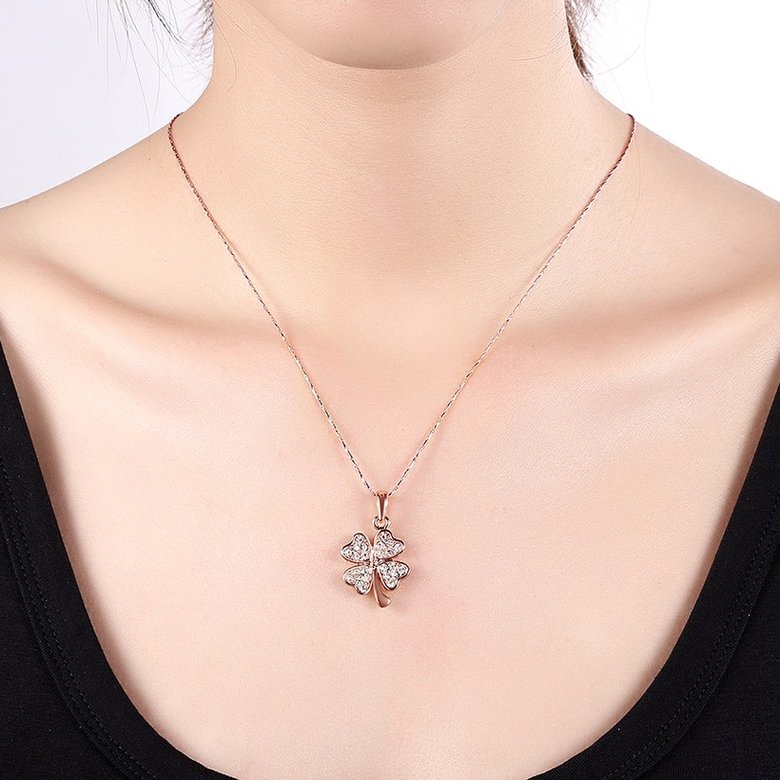 Wholesale Trend Necklace Clavicle Rose Gold Accessories Female Exquisite Zircon Clover Pendant Necklace  TGGPN362 2