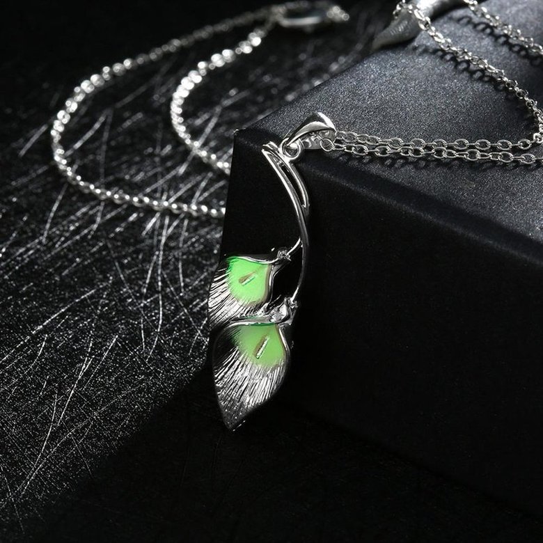 Wholesale Romantic Silver Plant Necklace TGLP063 1