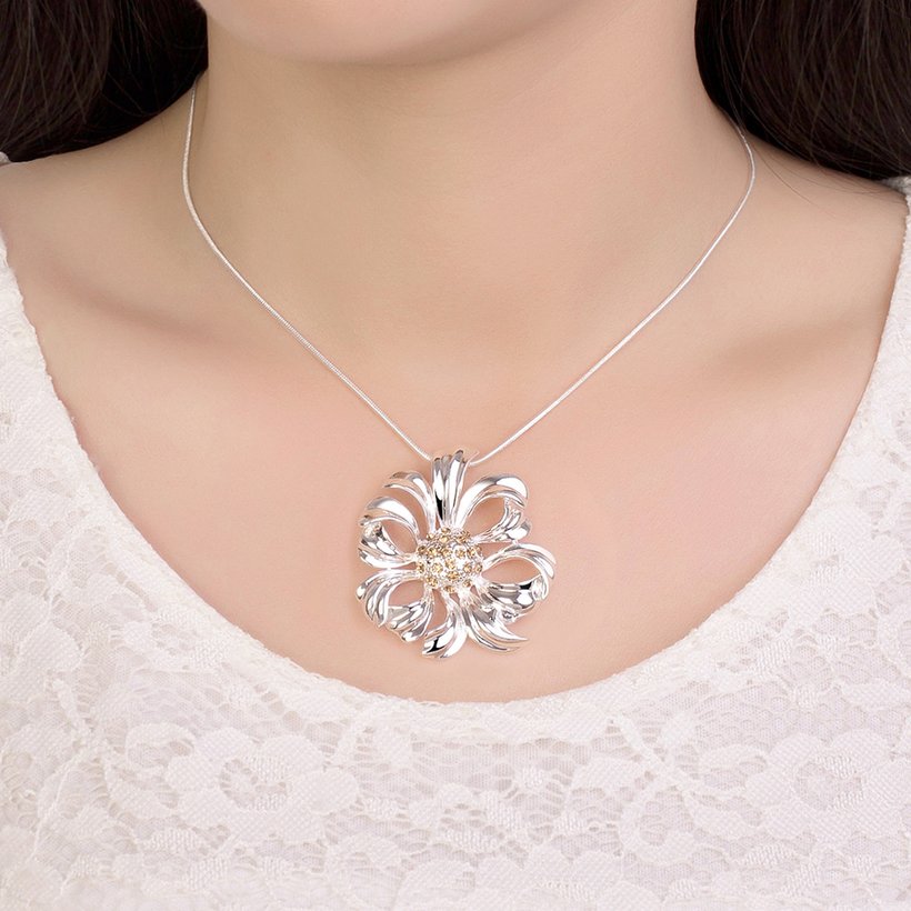 Wholesale Fashion Trendy Silver Hollow Flower Crystal Necklace TGSPN459 4