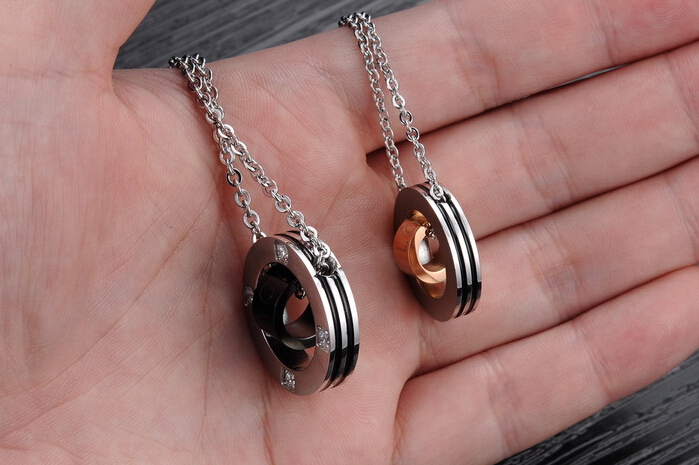Wholesale Fashion Jewelry Stainless Steel Couples Pendants TGSTN054 4