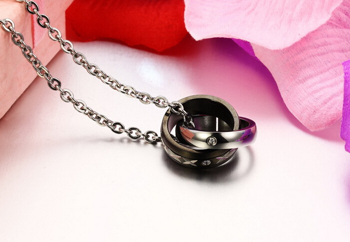 Wholesale Fashion Stainless Steel Couples Pendants New ArrivalLover TGSTN057 4