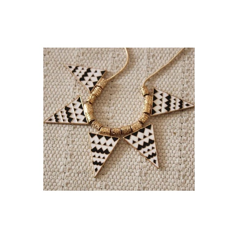 Wholesale  Women Gold-color Punk Necklaces Triangle Black and white corrugated Pendant Necklace Vintage wholesale Jewelry VGN016 0