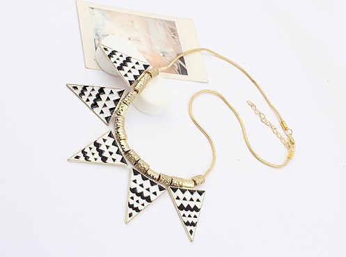 Wholesale  Women Gold-color Punk Necklaces Triangle Black and white corrugated Pendant Necklace Vintage wholesale Jewelry VGN016 1
