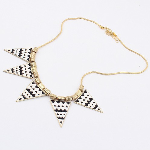 Wholesale  Women Gold-color Punk Necklaces Triangle Black and white corrugated Pendant Necklace Vintage wholesale Jewelry VGN016 2