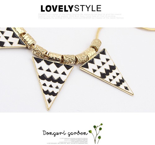 Wholesale  Women Gold-color Punk Necklaces Triangle Black and white corrugated Pendant Necklace Vintage wholesale Jewelry VGN016 3