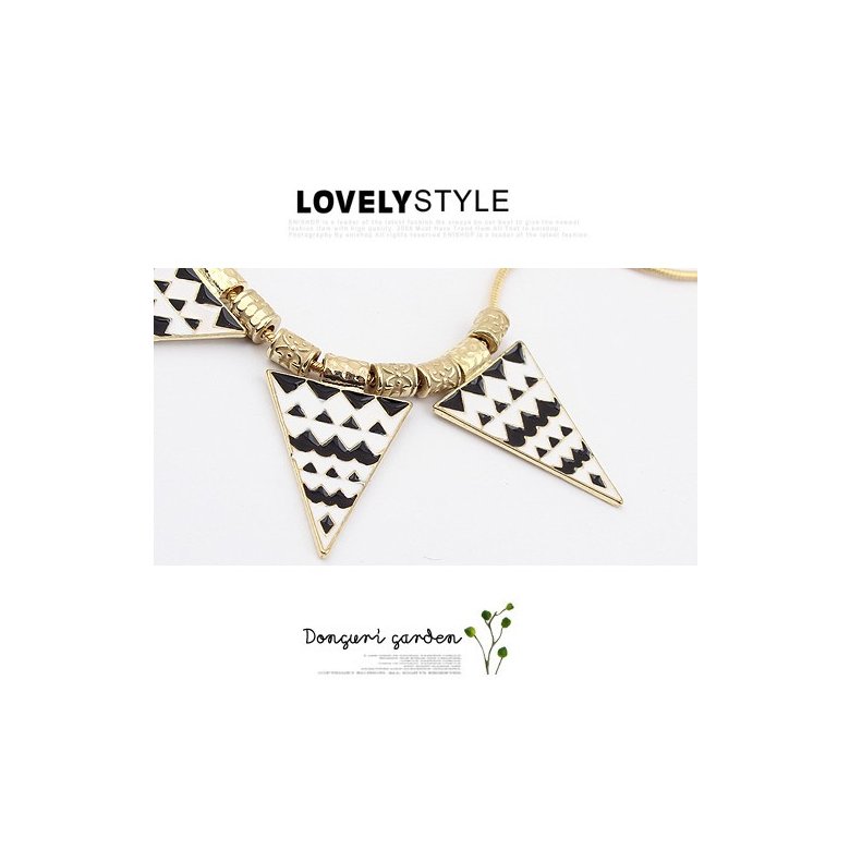 Wholesale  Women Gold-color Punk Necklaces Triangle Black and white corrugated Pendant Necklace Vintage wholesale Jewelry VGN016 3