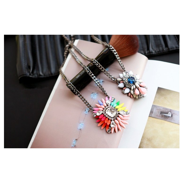 Wholesale Fashion Crystal Necklaces Colorful Crystal Gem Flower Bead Pendant Statement Necklace Choker Collar Necklace for Women VGN022 1