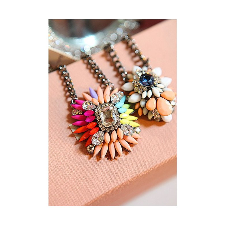 Wholesale Fashion Crystal Necklaces Colorful Crystal Gem Flower Bead Pendant Statement Necklace Choker Collar Necklace for Women VGN022 3