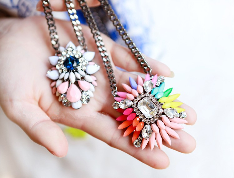 Wholesale Fashion Crystal Necklaces Colorful Crystal Gem Flower Bead Pendant Statement Necklace Choker Collar Necklace for Women VGN022 5