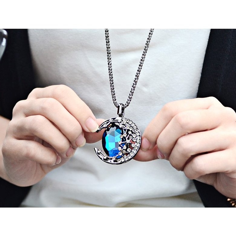 Wholesale Retro circle Hollowed out  sapphire crystal Pendants Necklace For Women Wedding Birthday Gift Jewelry VGN028 3