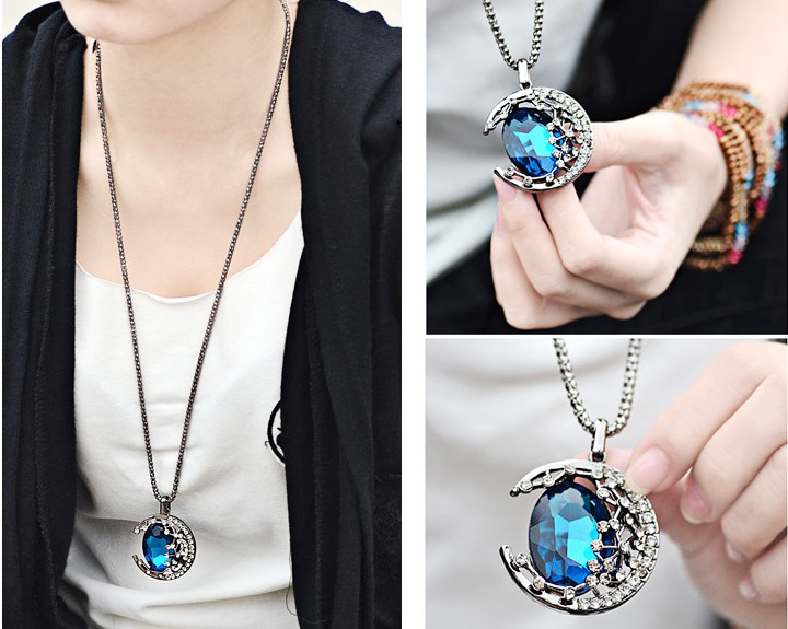 Wholesale Retro circle Hollowed out  sapphire crystal Pendants Necklace For Women Wedding Birthday Gift Jewelry VGN028 5