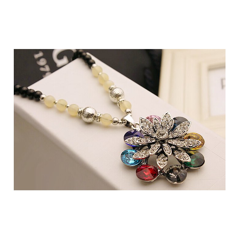 Wholesale Trendy Multi-color luxury Flower opal sweater chain For Women Fashion Wedding Chain Statement Necklace Jewelry VGN032 2