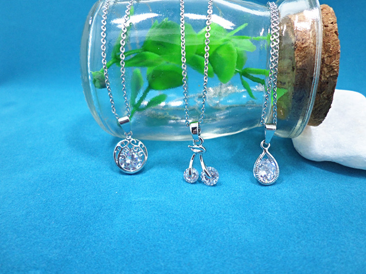 Wholesale Luxury Female Crystal Big Water Drop cherry Pendants Necklaces Fashion Wedding Jewelry Silver Color Zircon Necklaces For Women VGN060 4