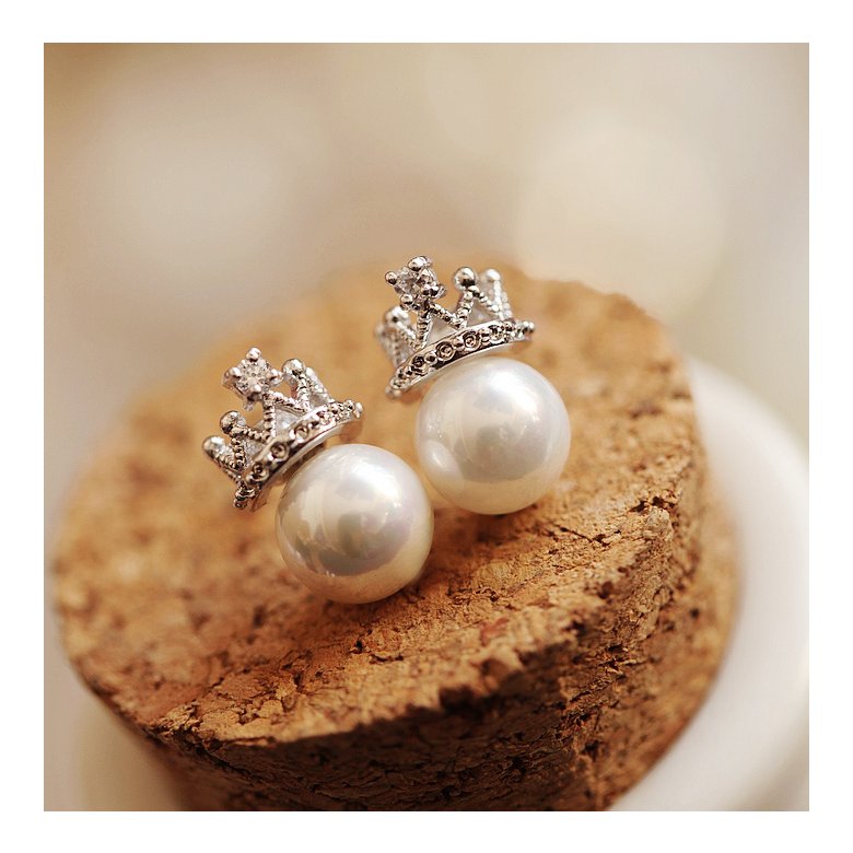 Wholesale High Quality Fashion Jewelry Gold Color Crown Crystal Stud Earrings Sweet Romantic Pearl Stud Earrings For Women VGE032