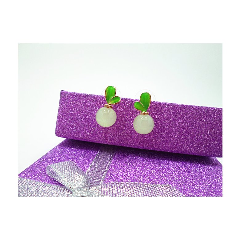 Wholesale Korean Style Leaves Earrings For Women Fashion Stylish Sweet Cute Stud Earrings Jewelry VGE045