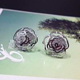 Wholesale New Arrival Jewelry hollowed-out  Flower Zircon Crystal Stud Earrings for Women Girl VGE047