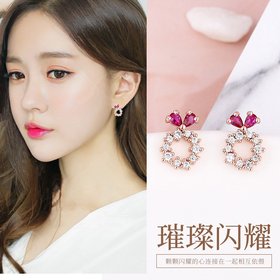 Wholesale Cute Tiny Flower Circle Wreath Love roundness Earrings for Women Water Drop Rhinestone Pendant Accessories Earring VGE153