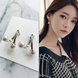 Wholesale New Arrival Pearl Classic Round Women Dangle Earrings Korean Simple Personality Arc Pearl Earrings Female Jewelry VGE163