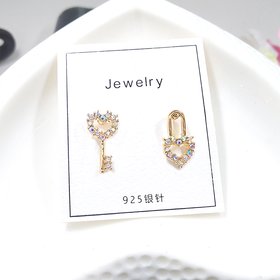 Wholesale Fashion Jewelry Personality Simple Asymmetric Cute Mini Key Lock Heart Earrings Crystal Earrings Women Elegant Earrings VGE169