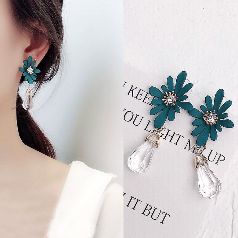 Wholesale Dominated The new 2020 Vintage flower small pure and fresh and fashion contracted crystal long Women Drop earrings VGE177