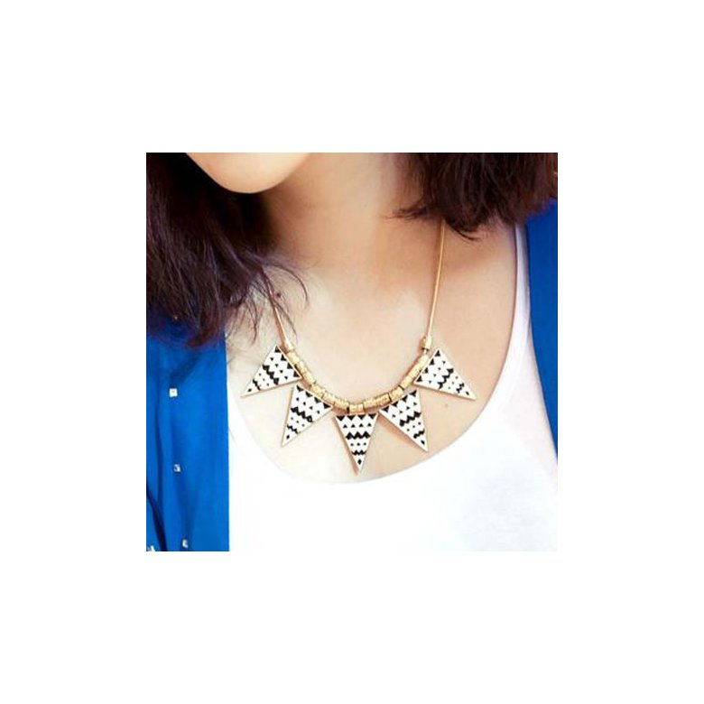 Wholesale  Women Gold-color Punk Necklaces Triangle Black and white corrugated Pendant Necklace Vintage wholesale Jewelry VGN016