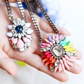 Wholesale Fashion Crystal Necklaces Colorful Crystal Gem Flower Bead Pendant Statement Necklace Choker Collar Necklace for Women VGN022