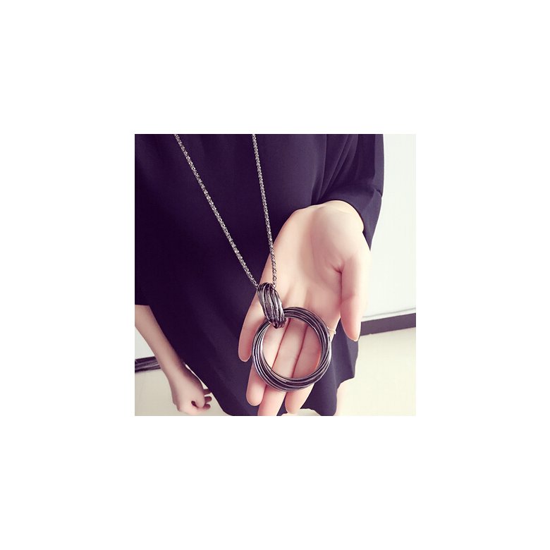 Wholesale Multilayer Circle Pendant Necklace Dangle Black Long Chain Statement Jewelry For Women VGN049
